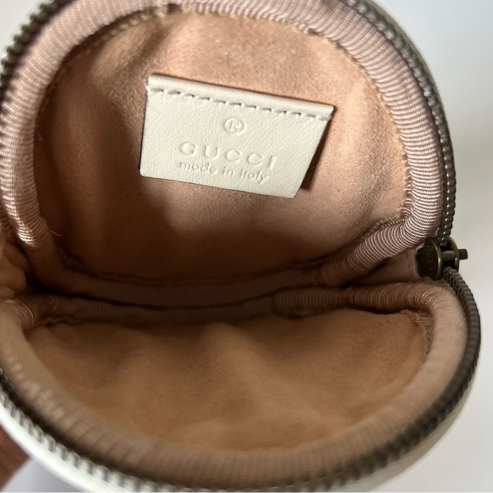 Gucci Off White Ivory Matelasse Leather GG Marmont Mini Round Coin Purse Pouch - Picture 6 of 10